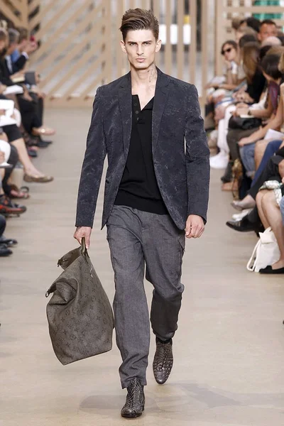 Look 38